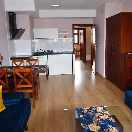 Tr 11 Nr 6 Апартаменты *